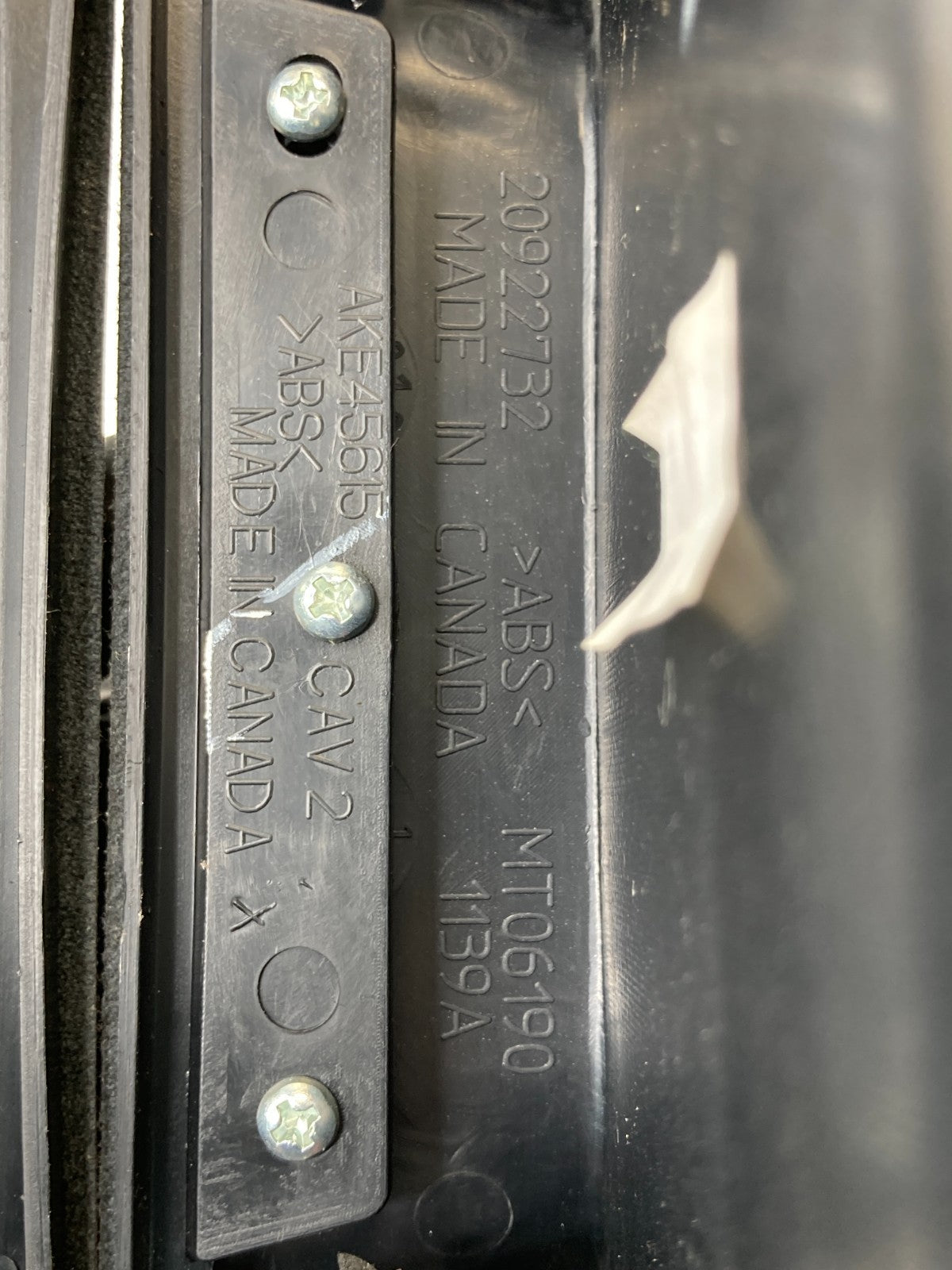 2010-2017 GMC Terrain Center Console Storage Compartment Bin 20922732 OEM