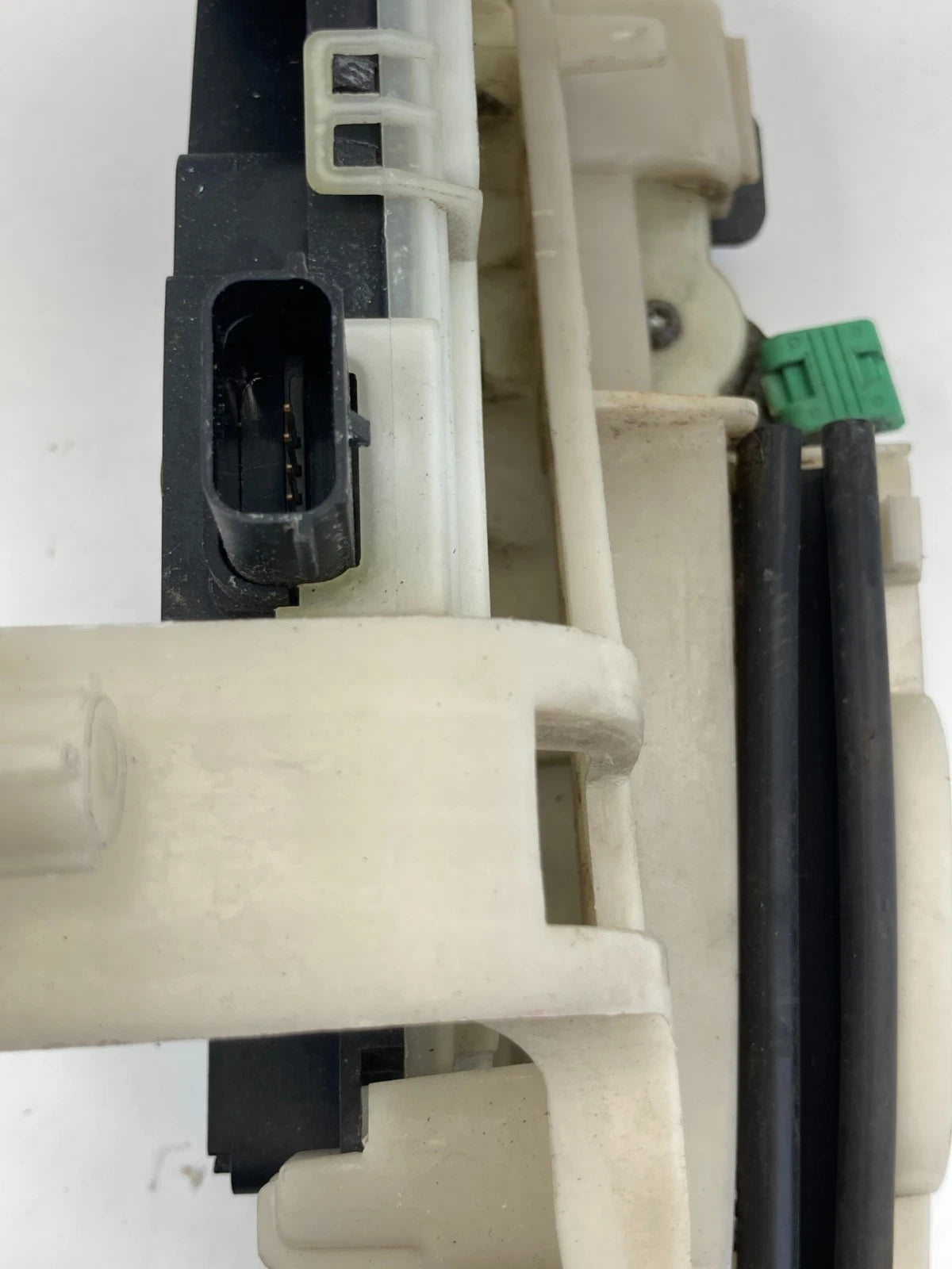 10-19 Ford Taurus 13-19 Police Interceptor Sedan Front Right Door Lock Actuator