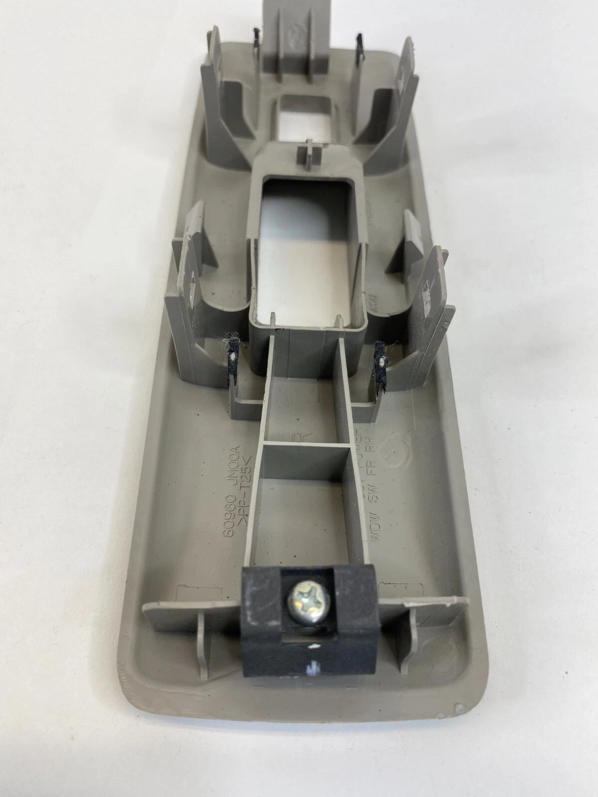 2008-2013 NISSAN ROGUE SUV 4-DR FRONT RIGHT PANEL DOOR SWITCH BEZEL 80960-JM00A