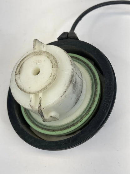 2008-2011 CADILLAC CTS 2009-2011 CADILLAC STS FUEL FILLER GAS TANK CAP OEM