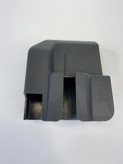 00 01 NISSAN ALTIMA SEAT FRONT RIGHT SIDE TRACK RAIL END COVER CAP TRIM 87508-0Z