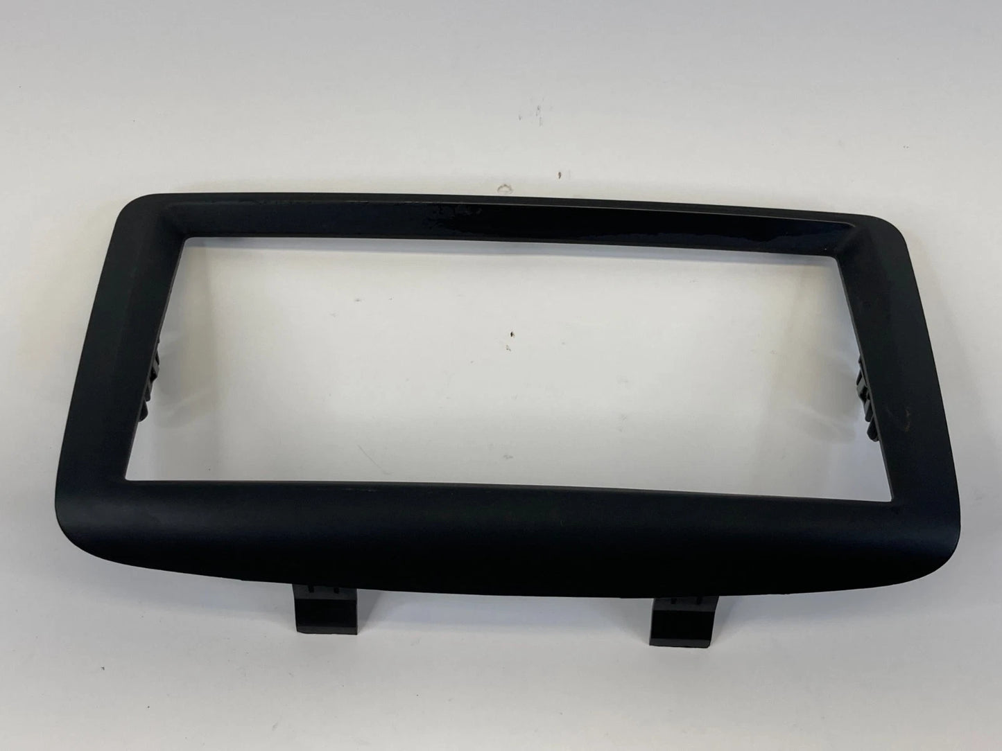 2011-2016 CHRYSLER TOWN & COUNTRY RADIO NAVIGATION SCREEN DISPLAY TRIM BEZEL OEM