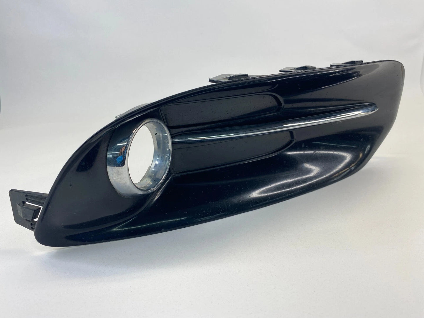2013-2015 DODGE DART FRONT RIGHT PASSENGER FOG LIGHT LAMP BEZEL COVER 68081498AA