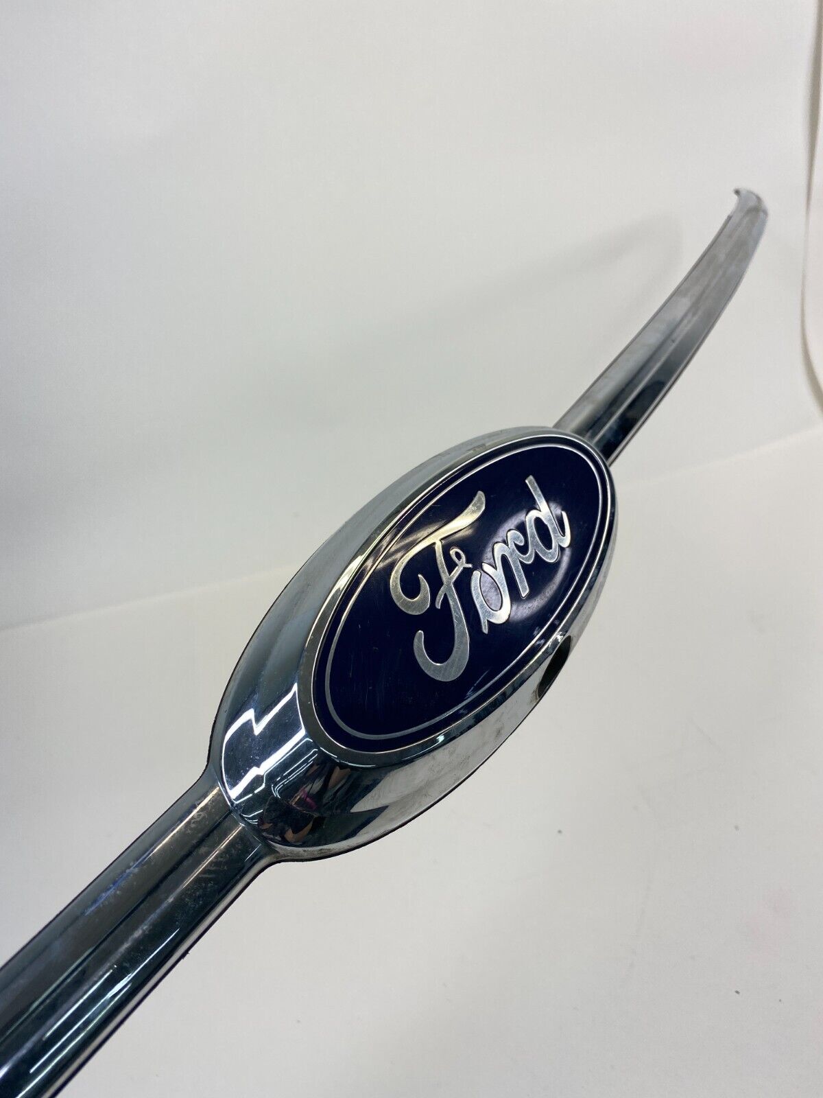 2013-2019 Ford Taurus Rear Center Trunk Chrome Molding Emblem Trim DG13-54425A22