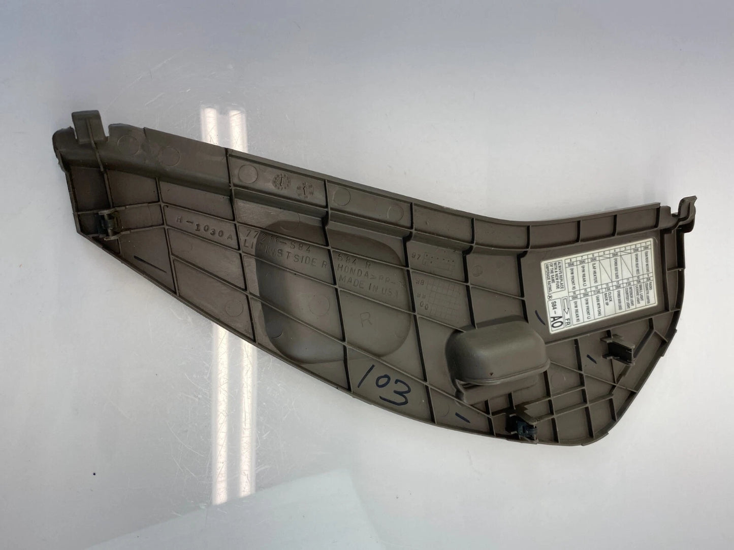 1998-2002 HONDA ACCORD DASH RIGHT SIDE FUSE BOX PANEL COVER END CAP 77211-S84