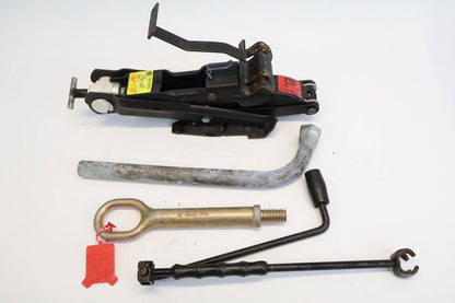 2006-2010 VOLKSWAGEN BEETLE SPARE TIRE JACK TOOL KIT ASSEMBLY 1C0-011-031-D OEM