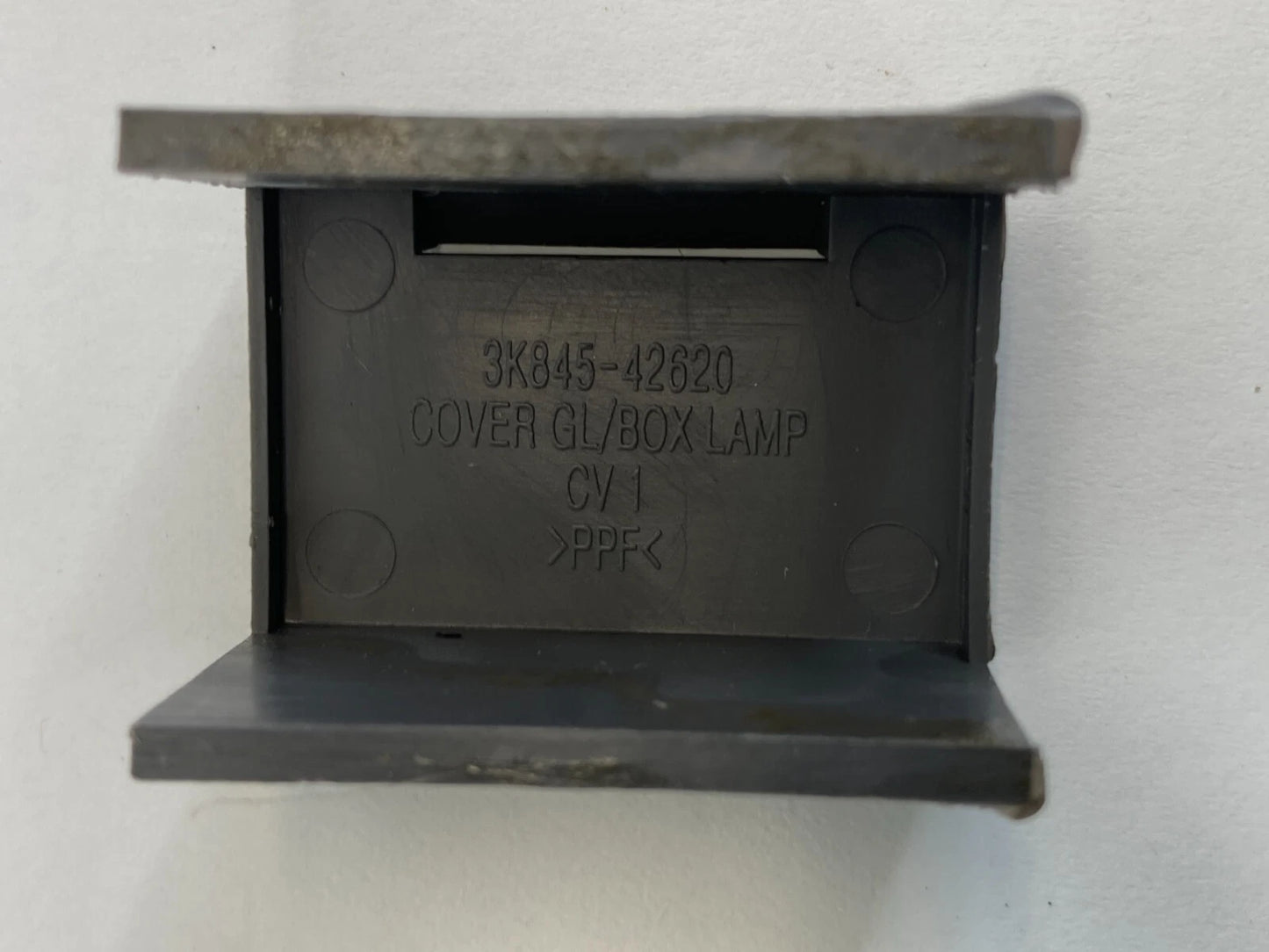 2011-2014 HYUNDAI SONATA INTERIOR GLOVE BOX COURTESY LAMP COVER 3K845-42620 OEM
