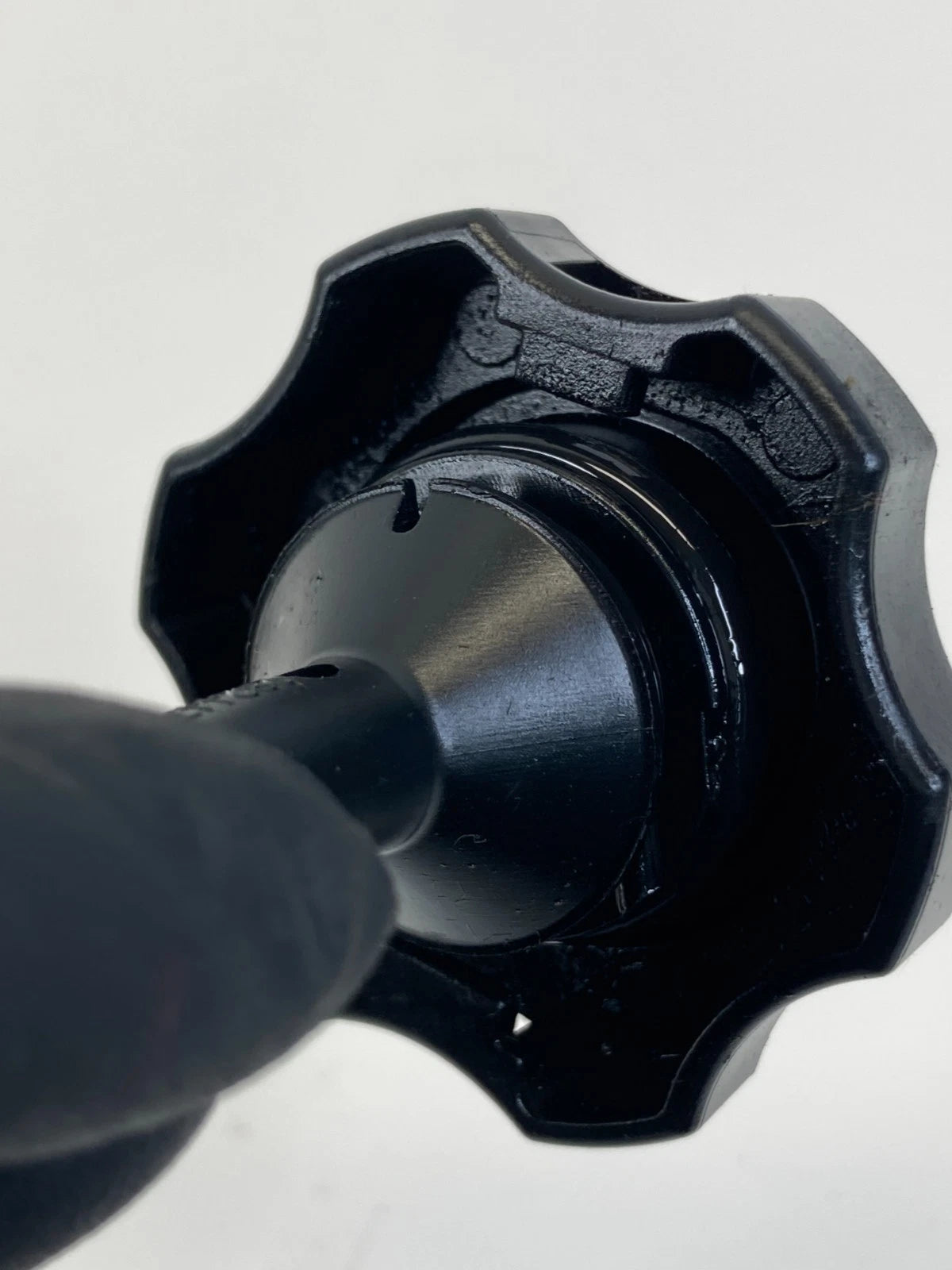 2010 2011 Buick LaCrosse A/T Steering Pump Reservoir Cap Cover Lid OEM