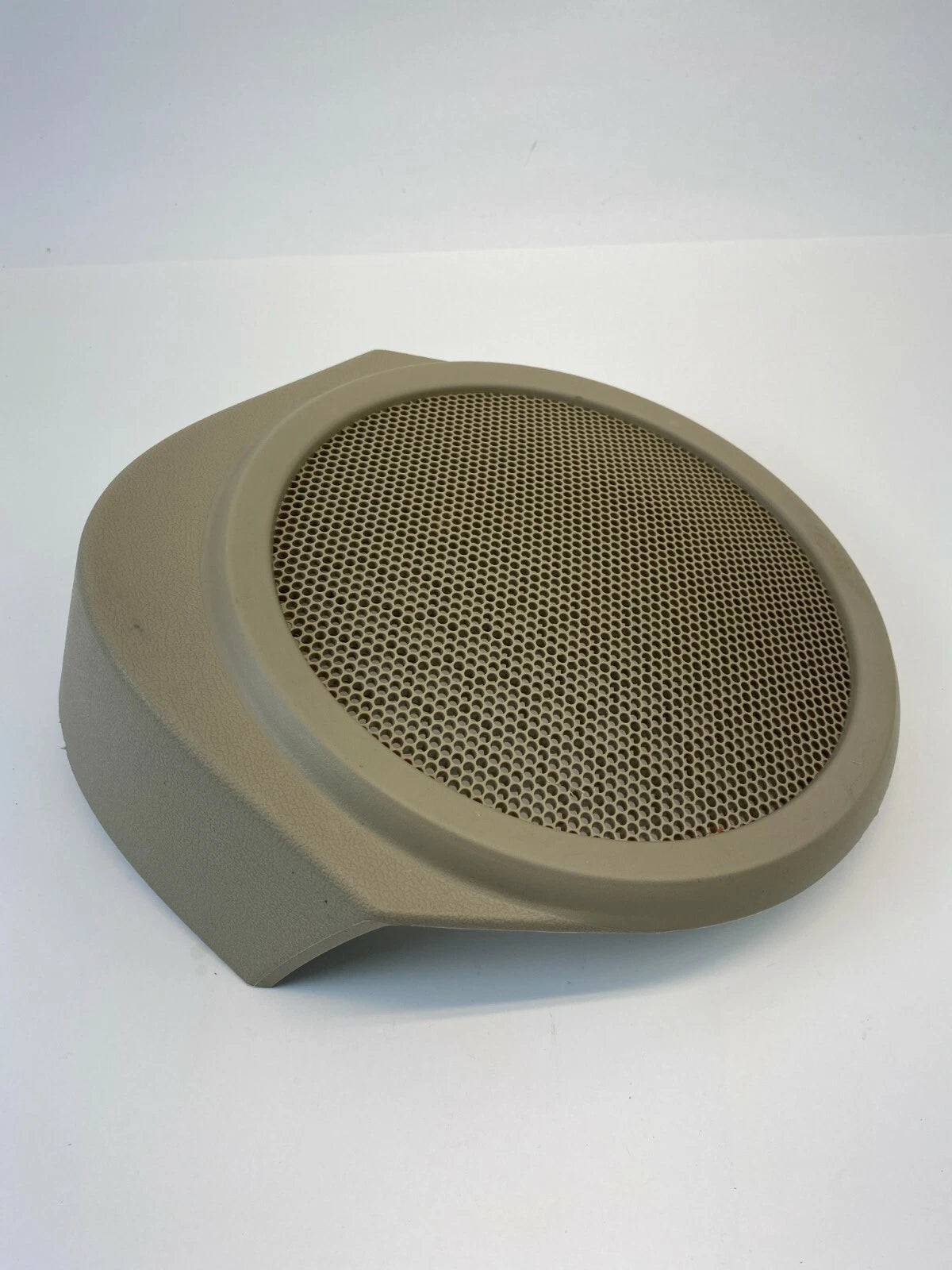 07-09 DODGE CALIBER REAR RIGHT DOOR PANEL SPEAKER COVER GRILL BEIGE 1AH42TRMAA