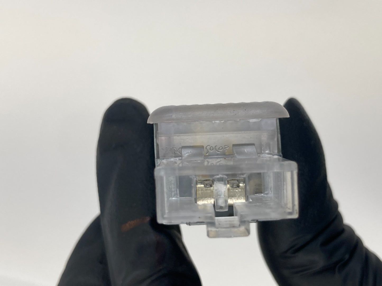 2012-2019 VW Volkswagen Passat Interior Glove Box Warning Light Lamp 6L0-947-565