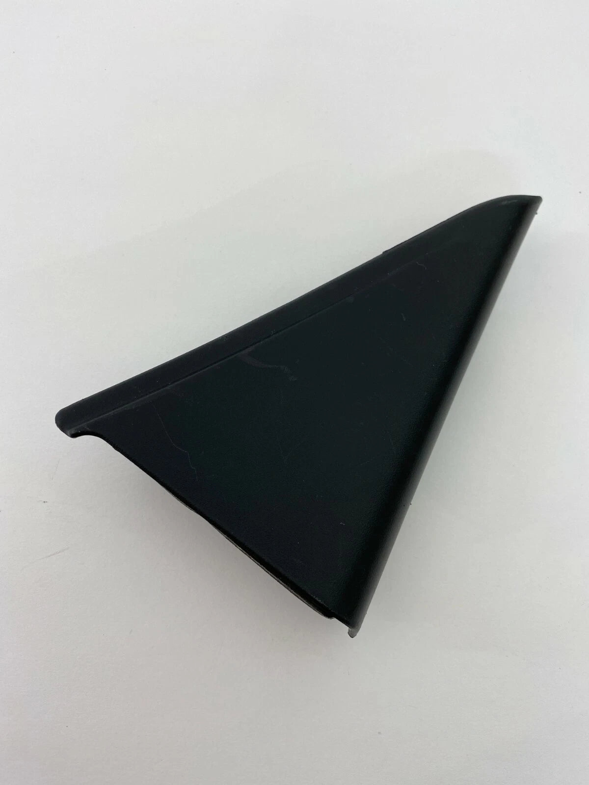 06-11 HYUNDAI AZERA REAR LEFT INNER DOOR DELTA CORNER COVER TRIM 83910-3L000 LH