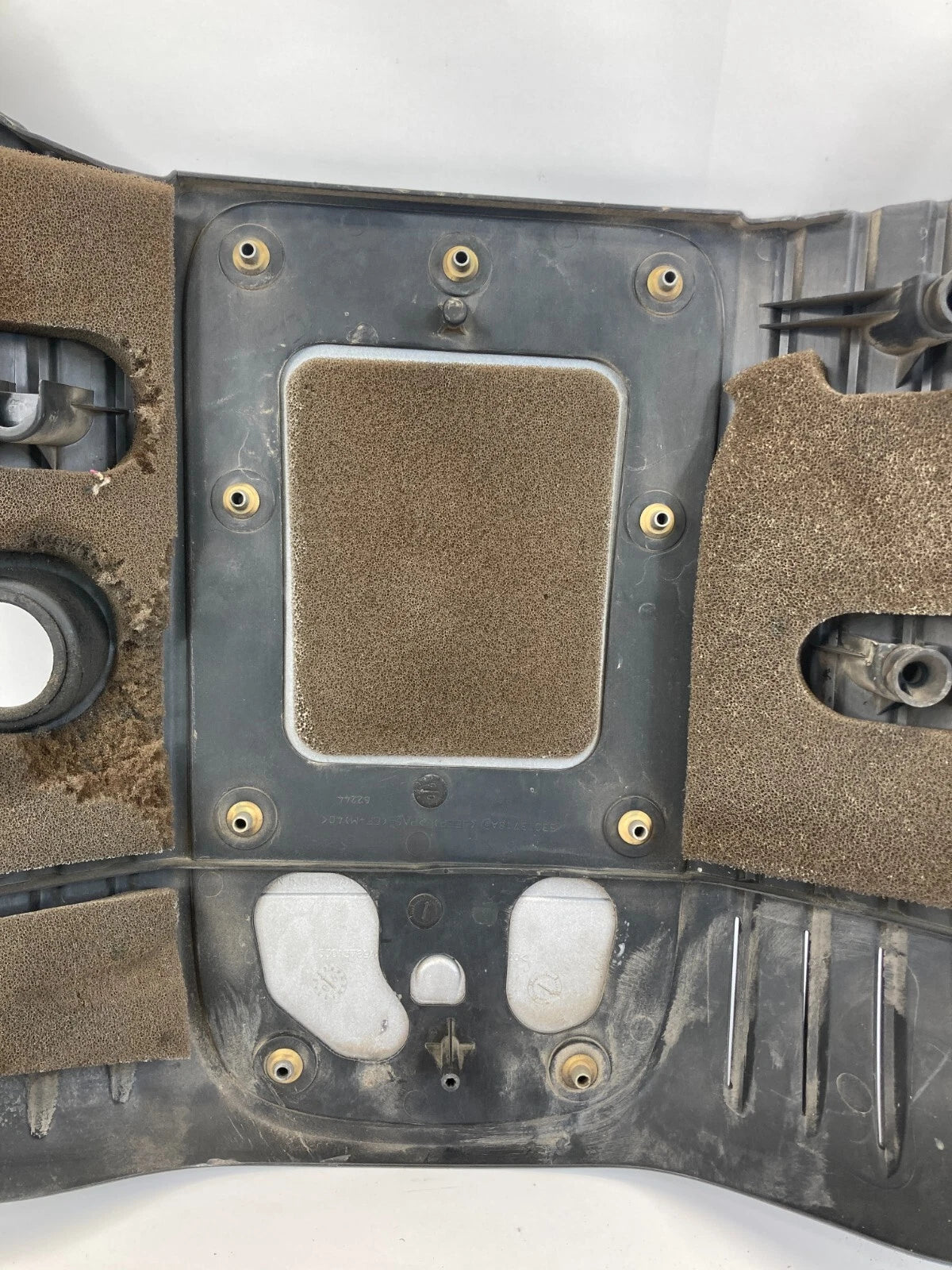 2005-2010 JEEP GRAND CHEROKEE COMMANDER 5.7L V8 HEMI ENGINE COVER 53013789AA OEM