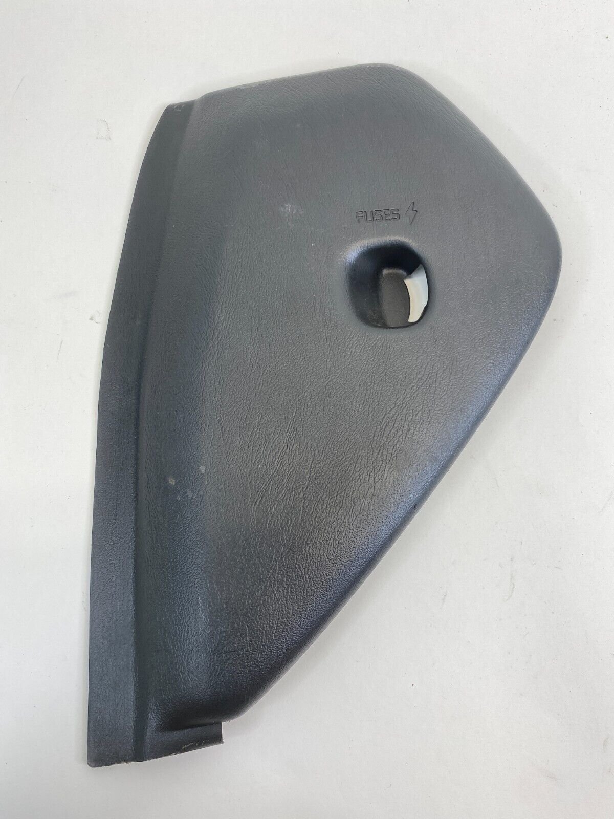 2001 2002 2003 Chevrolet Monte Carlo Dash Left Side End Cap Cover Lid 10405339