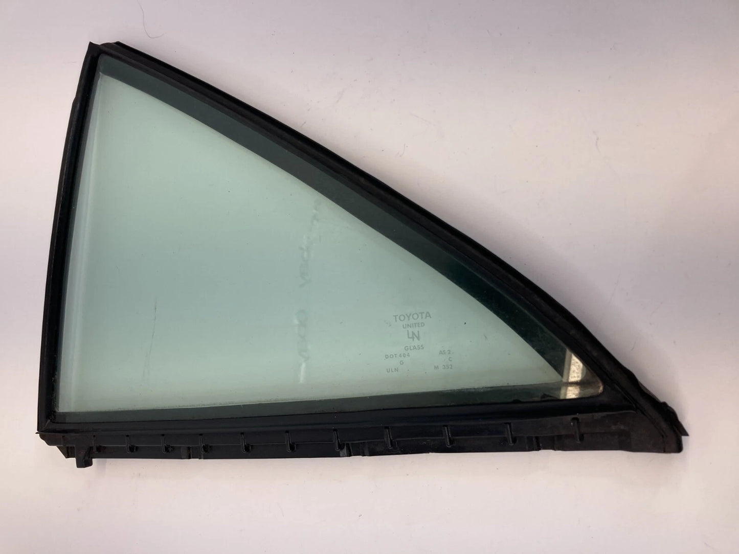 2007-2011 TOYOTA CAMRY REAR LEFT DOOR QUARTER VENT WINDOW GLASS 68189-06020 OEM