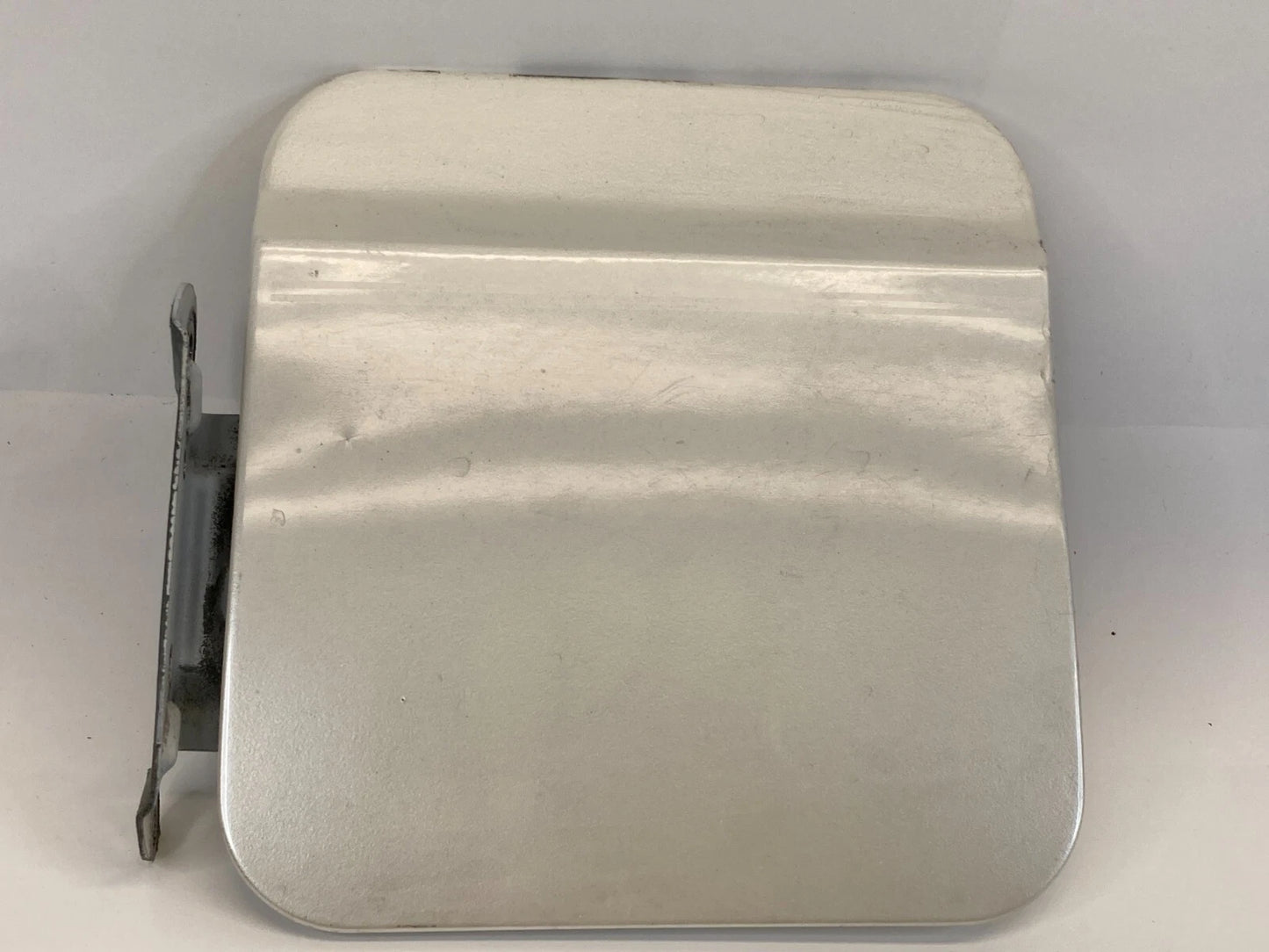 2000-2005 CADILLAC DEVILLE FUEL FILLER DOOR GAS TANK LID COVER OEM
