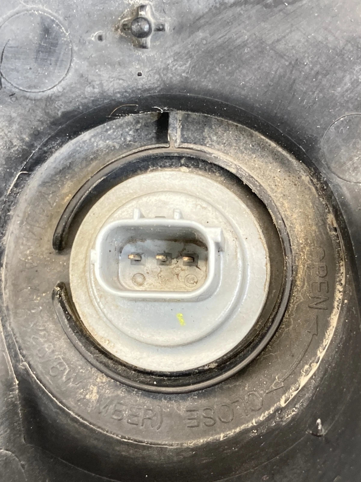 2012-2016 CHEVROLET SONIC FRONT RIGHT SIDE HEADLIGHT LAMP HALOGEN 96830972 OEM