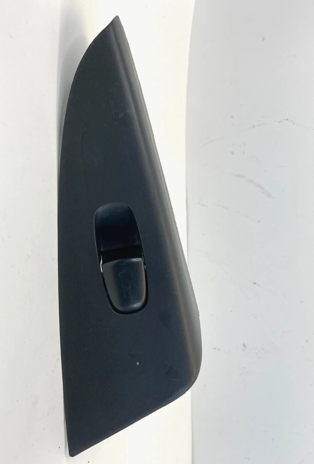13-16 NISSAN SENTRA REAR LEFT DOOR WINDOW CONTROL SWITCH W/ BEZEL OEM 829613SG0A