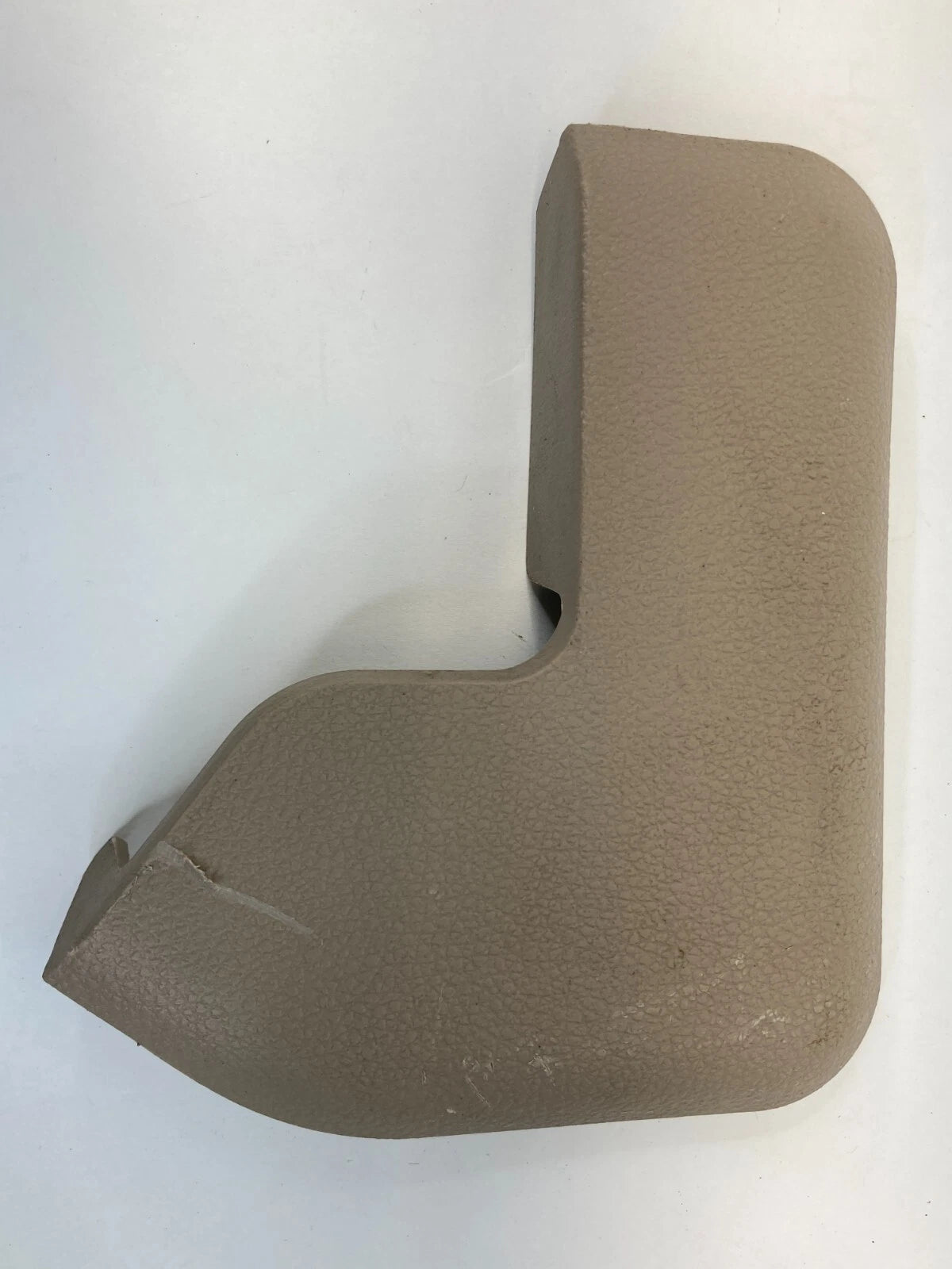 05-10 KIA SPORTAGE FRONT RIGHT CENTER LOWER PILLAR SEAT BELT TRIM 85848-1F000