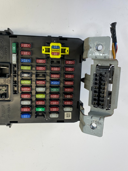 2006 2007 2008 2009 2010 2011 Hyundai Accent Cabin Fuse Box Relay Junction OEM