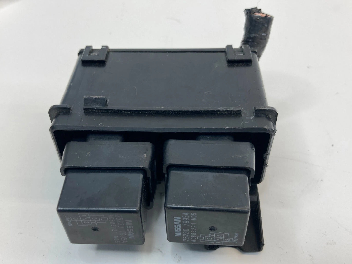 2012 12 INFINITI G37 SEDAN 3.7L A/T SMALL FUSE RELAY BOX FUSEBOX ACB83221 OEM