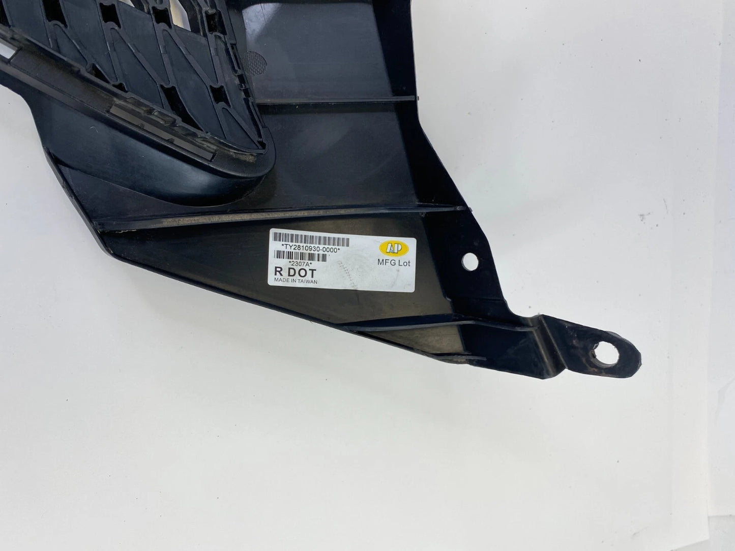 2009 2010 09 10 TOYOTA COROLLA FRONT UPPER BUMPER UPPER GRILL GRILLE AFTERMARKET