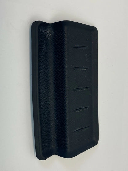 08 09 10 SATURN VUE 2.4L L4 AT CENTER CONSOLE STORAGE POCKET RUBBER MAT 96477428