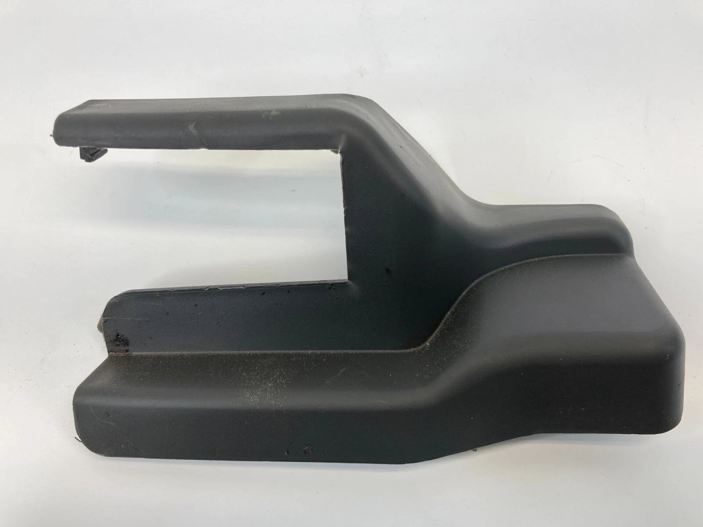 2006-2012 FORD FUSION RIGHT SEAT FORWARD OUTER FOOT COVER BEZEL 6E53-54130A02-B