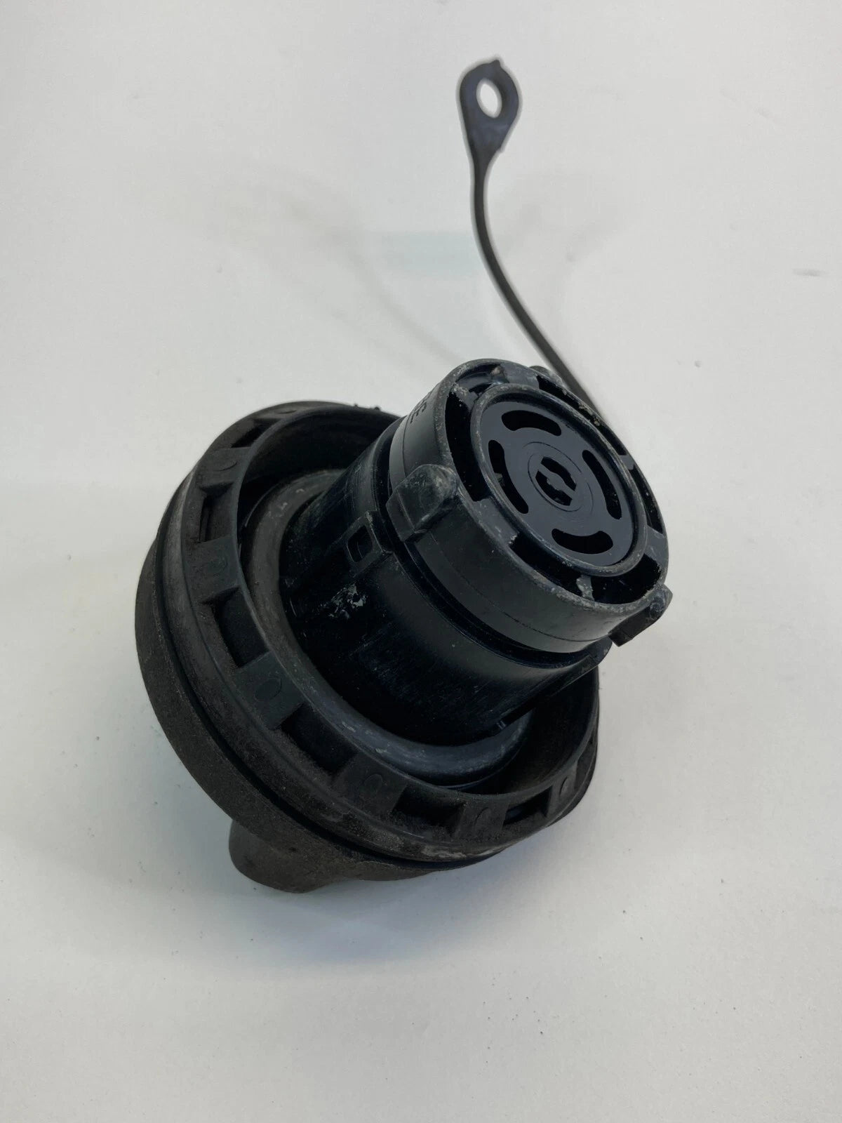 2001 2002 2003 2004 2005 2006 FORD ESCAPE 3.0L V6 FUEL TANK FILLER GAS CAP ASSY
