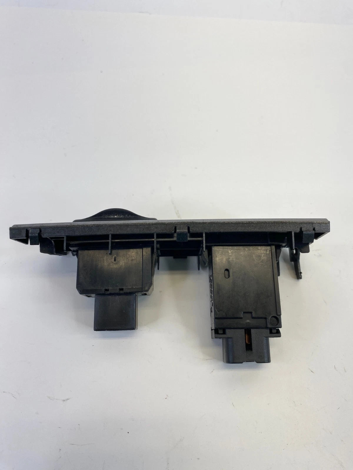 03 04 05 06 07 08 Pontiac Vibe Power Outlet 115V / 100W Plug Silver Trim OEM