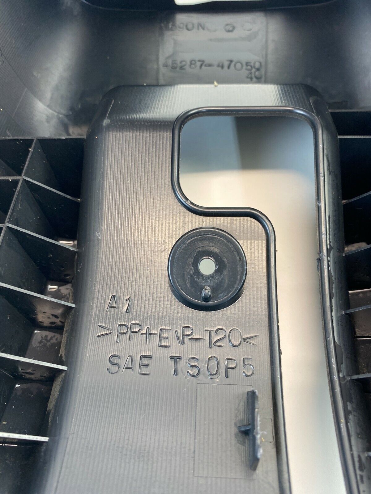 2004-2009 Toyota Prius Steering Column Upper & Lower Cover 45287-47050 OEM