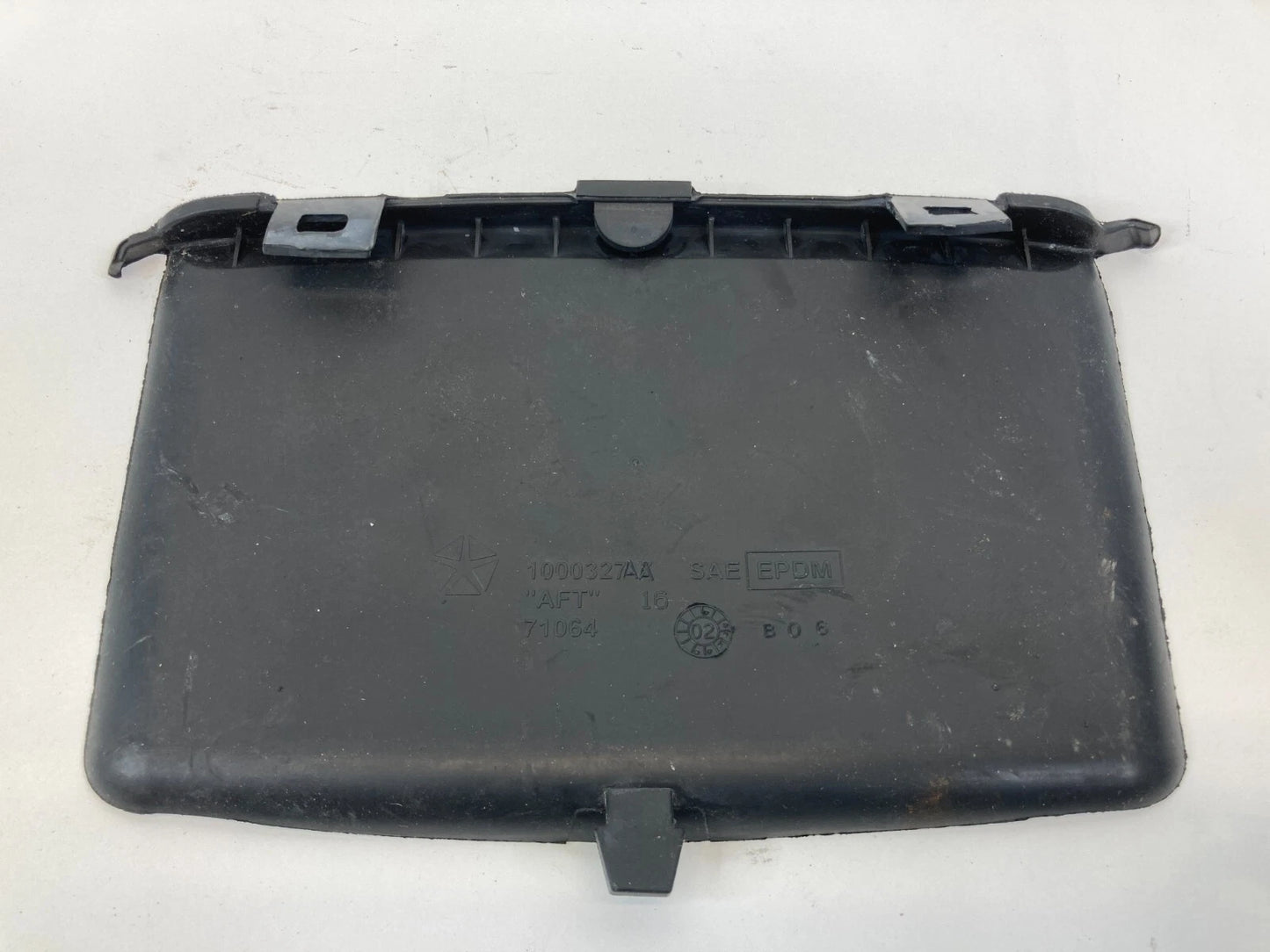 2003-2005 DODGE RAM 2500 CENTER CONSOLE BIN STORAGE MAT INSERT RUBBER 1000327AA