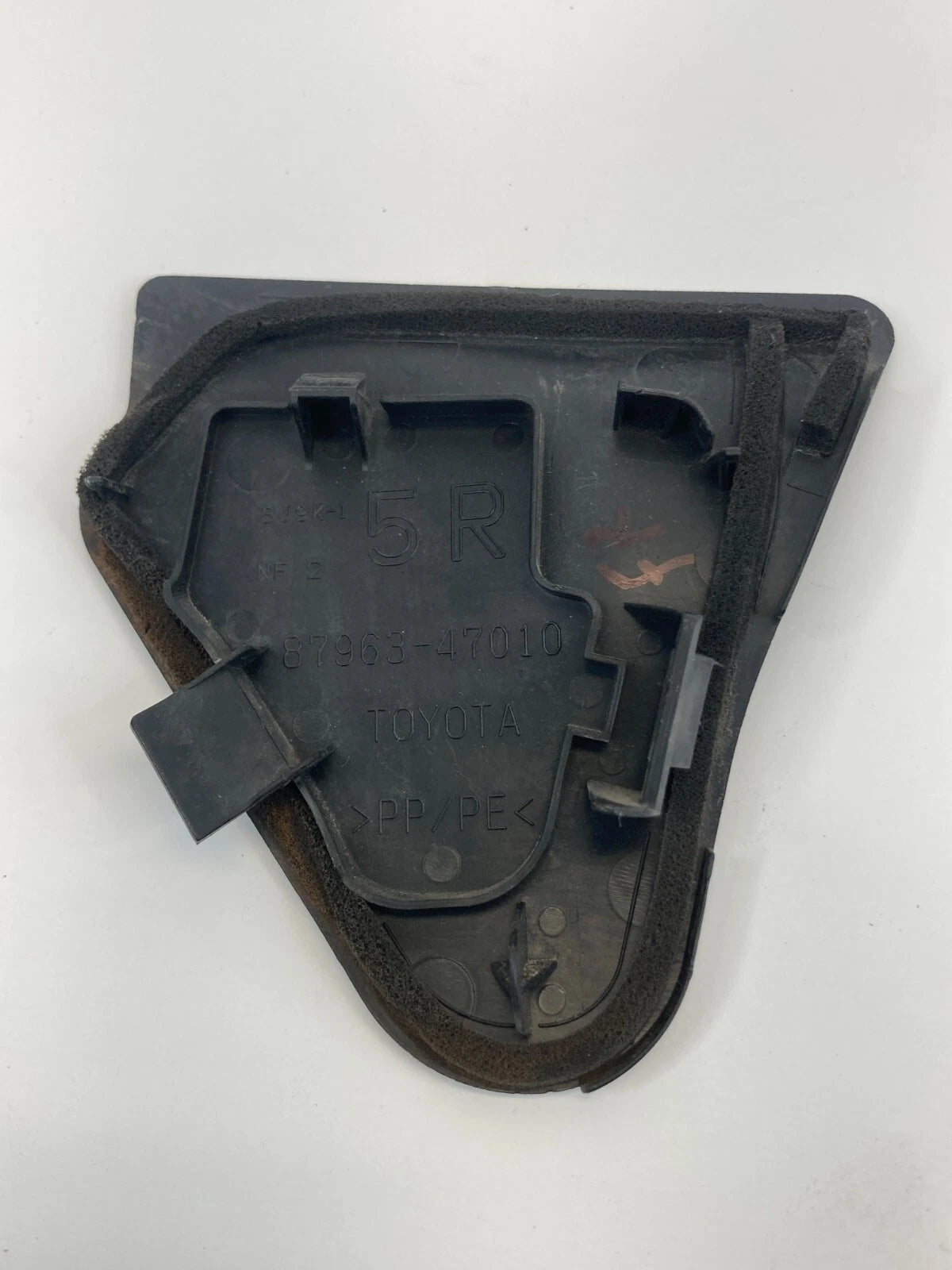 2010-2015 TOYOTA PRIUS FRONT RIGHT DOOR INNER MIRROR CORNER LOCK STRIKER COVER
