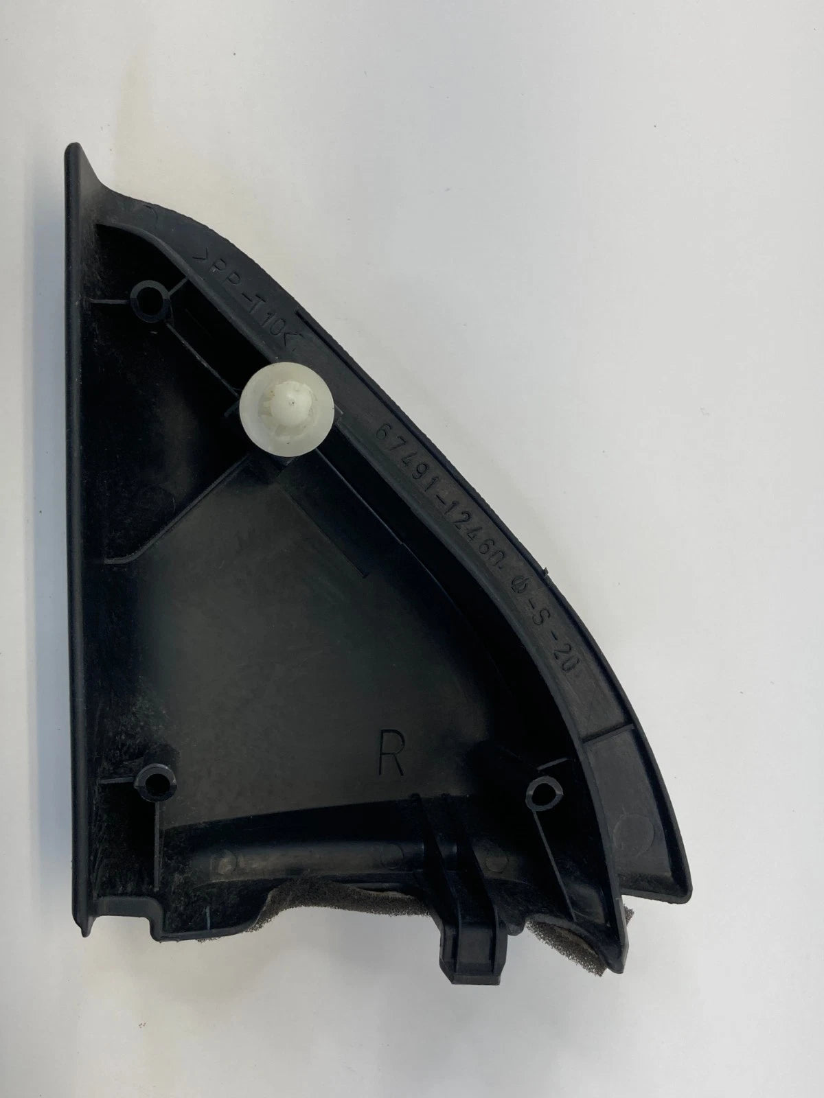 2003-2008 TOYOTA COROLLA FRONT RIGHT SIDE INTERIOR DOOR CORNER COVER 67491-12460