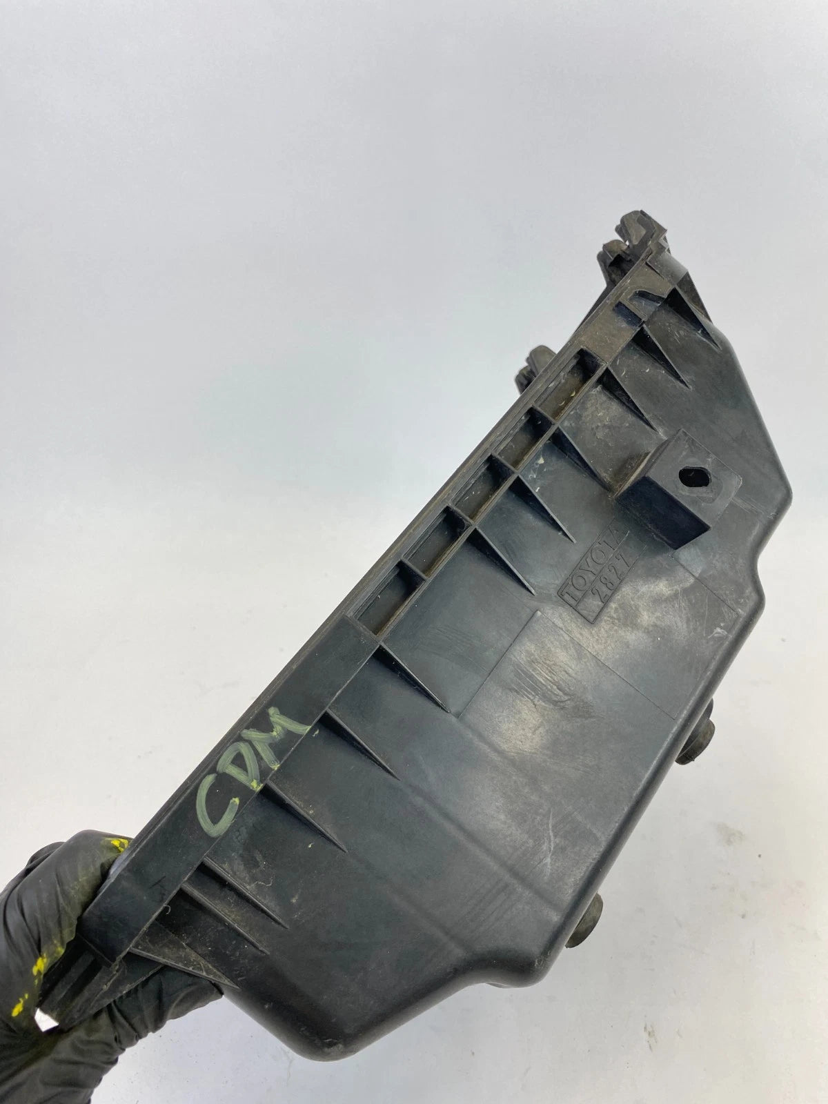 2007-2011 TOYOTA CAMRY HYBRID 2.4L LOWER AIR INTAKE BOX CLEANER COVER 1770128130