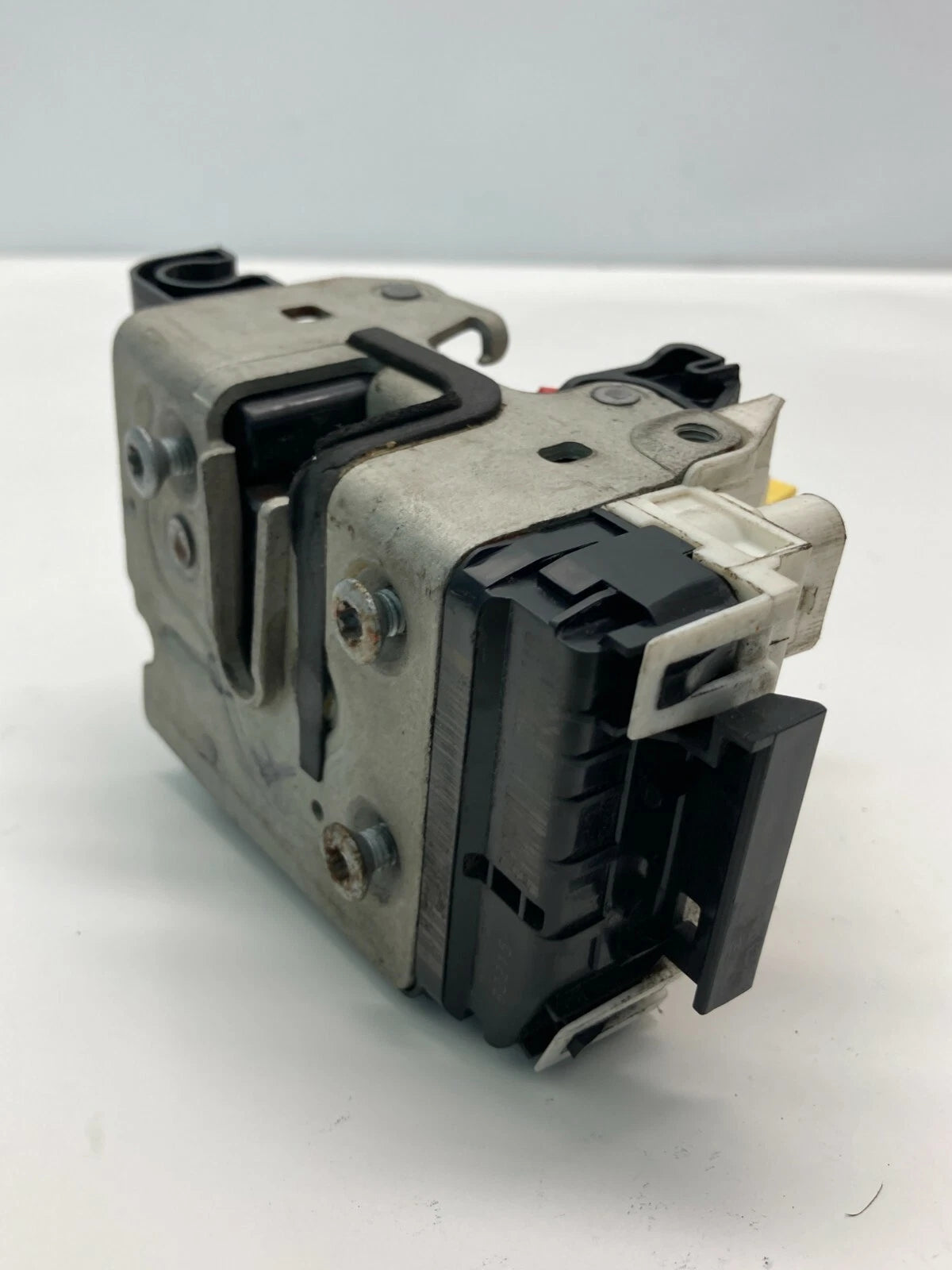 07-11 JEEP COMPASS 07-10 PATRIOT 07-09 CALIBER FRONT RIGHT SIDE DOOR LOCK LATCH