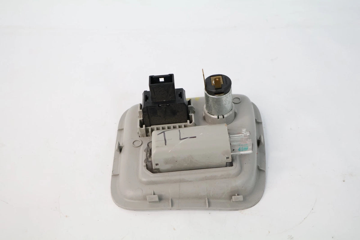 11-14 TOYOTA SIENNA REAR TRUNK INTERIOR POWER LAMP W/ POWER OUTLET PLUG LIGHT