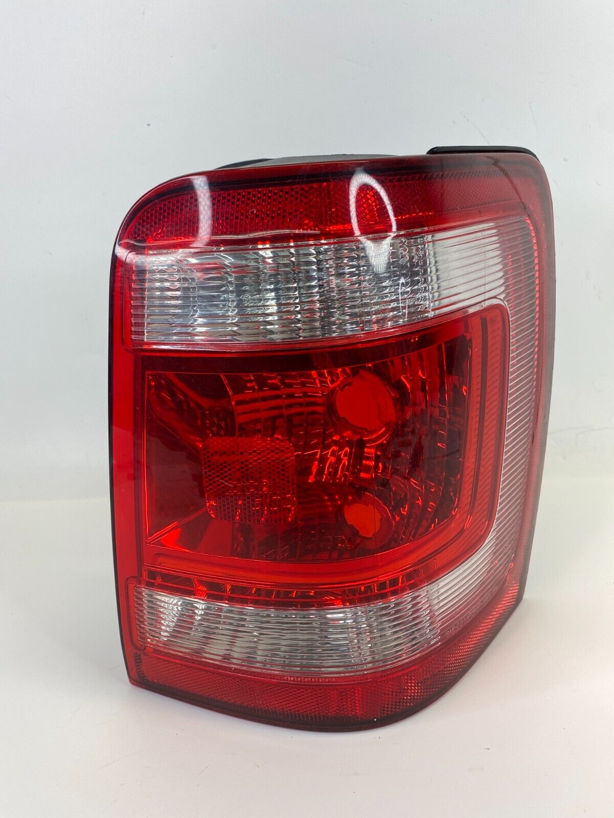 08-12 Ford Escape Rear Right Side Tail Light Taillight Taillamp 9L84-13B504-A