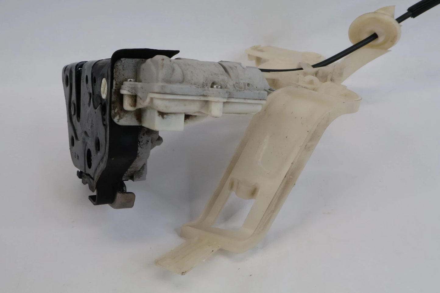 2011-2017 VOLKSWAGEN TOUAREG REAR RIGHT PASSENGER DOOR LOCK LATCH RELEASE OEM