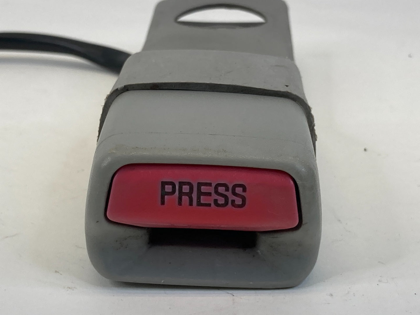 2005-2009 Chevrolet Trailblazer Front Left Driver Seat Belt Buckle OEM