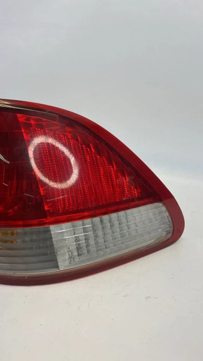 01 02 HONDA ACCORD SEDAN PASSENGER RIGHT TAILLIGHT QUARTER PANEL TAIL LIGHT OEM