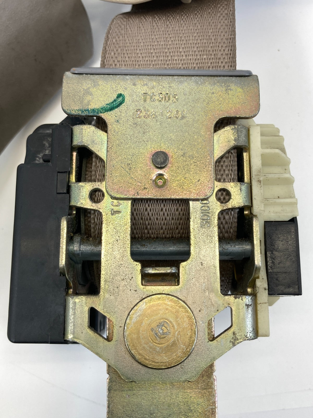 2000-2005 Chevy Monte Carlo Front Right Passenger Side Seat Belt Retractor OEM