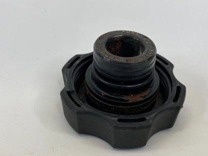 2000-2013 GMC YUKON 5.3L XL 1500 / 2500 RADIATOR COOLANT RESERVOIR CAP COVER OEM