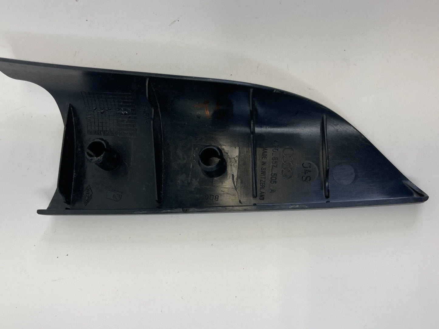 2006-2011 AUDI A6 QUATTRO FRONT LEFT DRIVER SIDE INNER DOOR CORNER COVER OEM