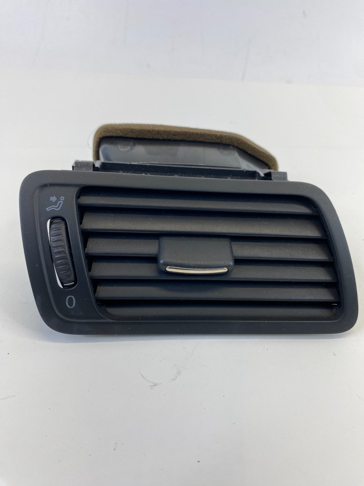 2009-2011 Volkswagen CC Front Right Side Outer Dash Air Vent Grille 3C1-819-702