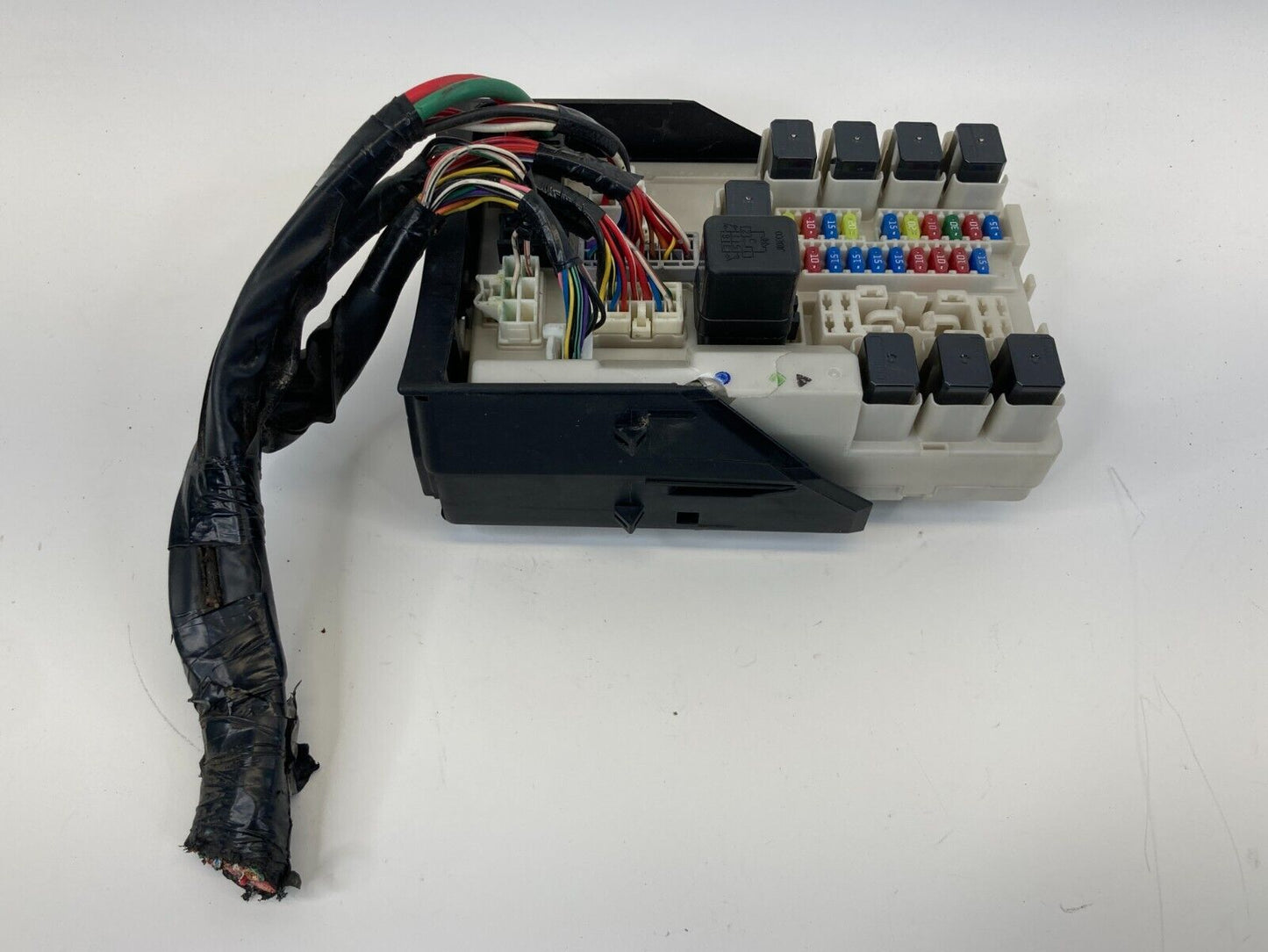 2006-2010 Infiniti M35 3.5L V6 A/T Under Hood Power Supply Module Fuse Box Relay