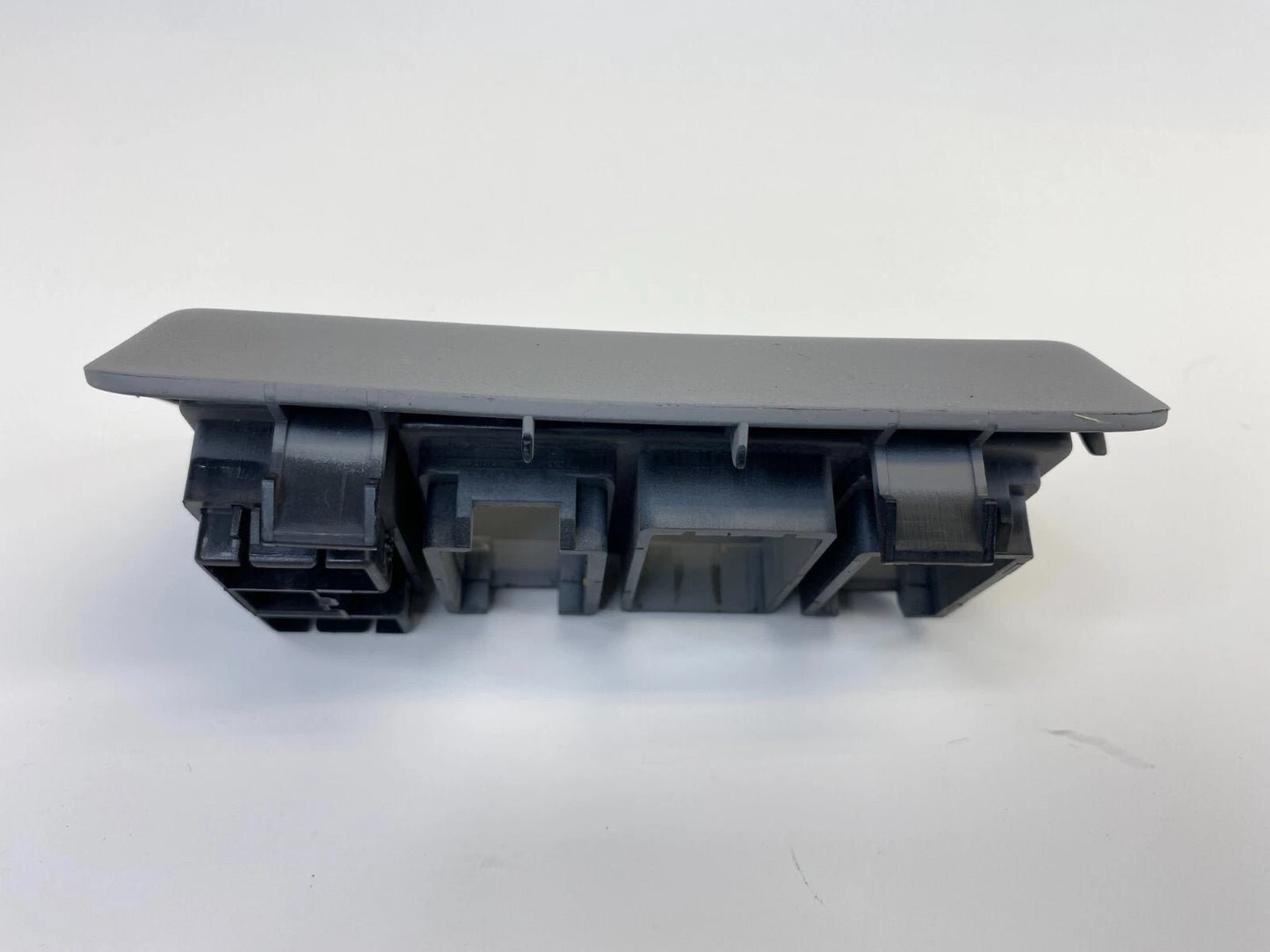 2007-2009 HYUNDAI SANTA FE DASH LEFT SIDE LOWER SWITCH COVER BEZEL 201003145 OEM