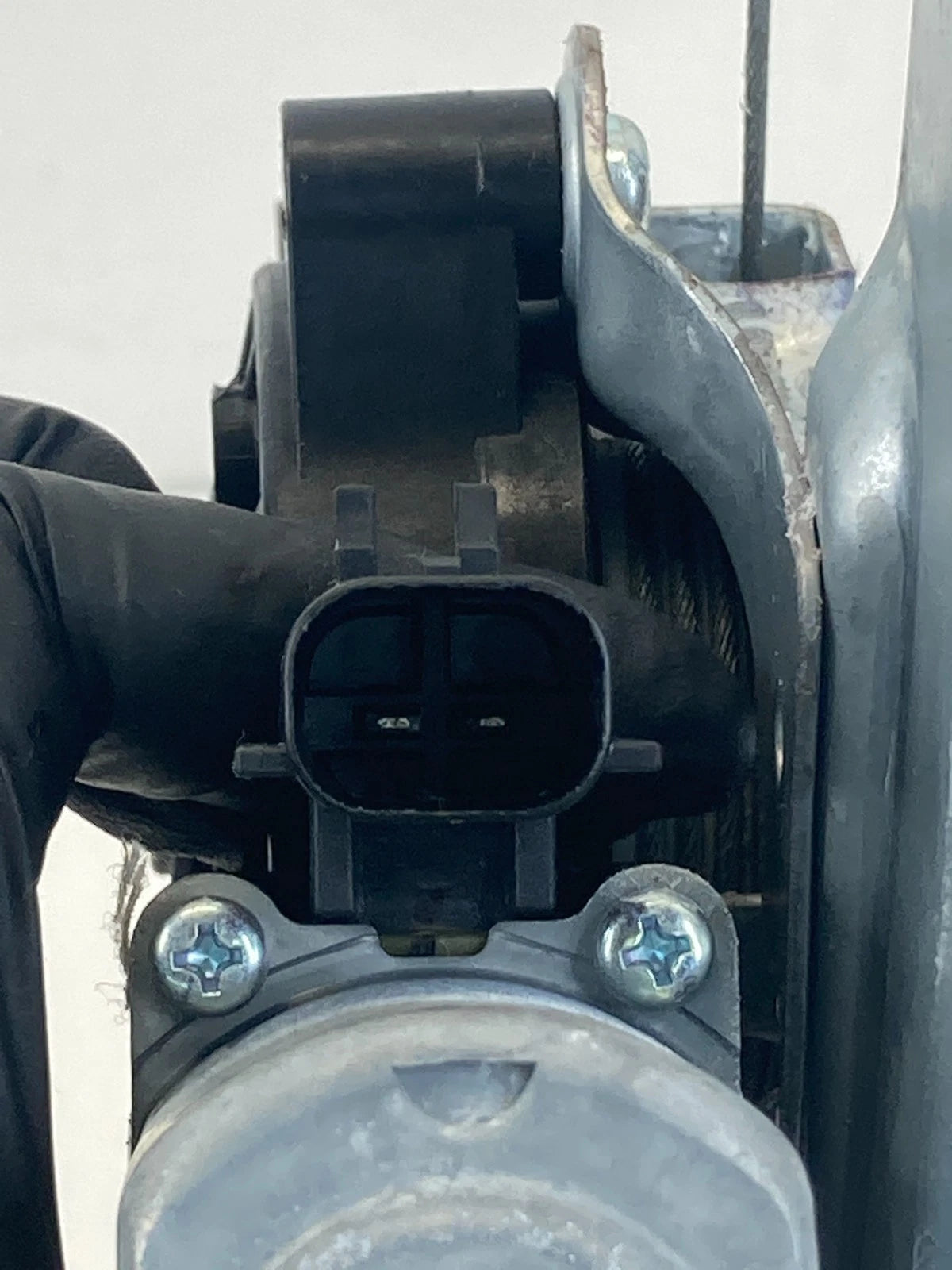 2015-2020 Chevrolet Trax Window Rear Left Window Motor w/ Regulator 98820-SUV10