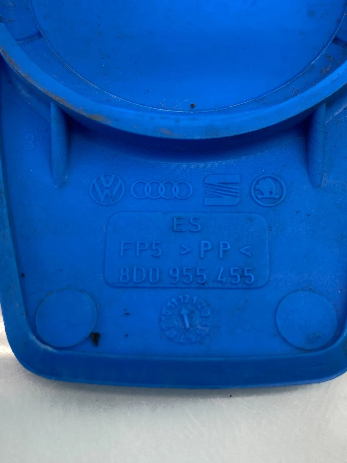 1998-2010 VOLKSWAGEN PASSAT WINDSHIELD WASHER RESERVOIR TANK CAP LID 8D0955455