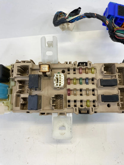 98-05 LEXUS GS300 DASH RIGHT SIDE FUSE RELAY POWER BOX MODULE 89221-30080 OEM