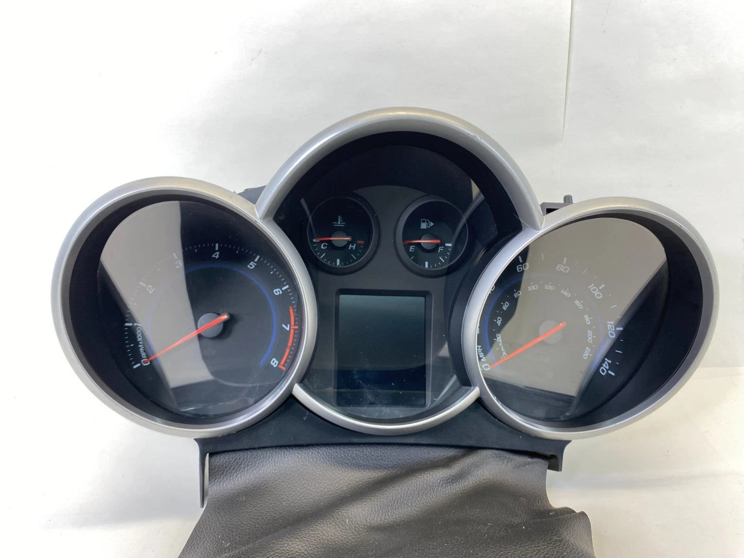 13-16 CHEVY CRUZE SPEEDOMETER INSTRUMENT CLUSTER GAUGE COLUMN COVER 95129378 OEM